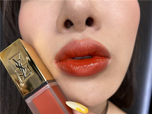 圣罗兰2020七夕情人节限定，猎爱讯号情慾狂放  唇膏 唇露 香水 香精 淡香精 新品 ** 滋润 香味 ** 清新 闪烁 雾面 细緻 轻盈 宝宝 疗癒香氛 春季彩妆 唇彩新品 雾面唇膏 第8张