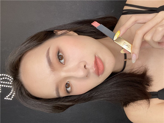 圣罗兰2020七夕情人节限定，猎爱讯号情慾狂放  唇膏 唇露 香水 香精 淡香精 新品 ** 滋润 香味 ** 清新 闪烁 雾面 细緻 轻盈 宝宝 疗癒香氛 春季彩妆 唇彩新品 雾面唇膏 第10张