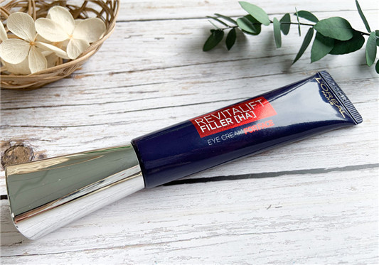 盘点开架医美保养神品，肌肤问题不需要滤镜修修脸  精华液 眼霜 重点保养 改善细纹 美白 改善暗沉 柔嫩 保湿 不黏腻 温和 明亮 服贴 不闷 修饰 不厚重 细纹 敏感 敏感肌推荐 第8张