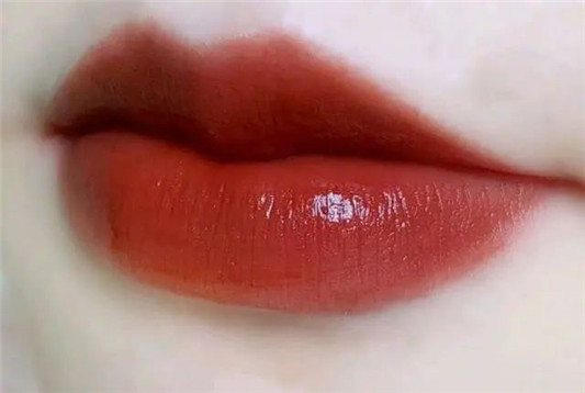 百元内超好用唇釉,质地优秀平价又显白 唇釉 第2张 百元内超好用唇釉,质地优秀平价又显白 唇釉 第2张