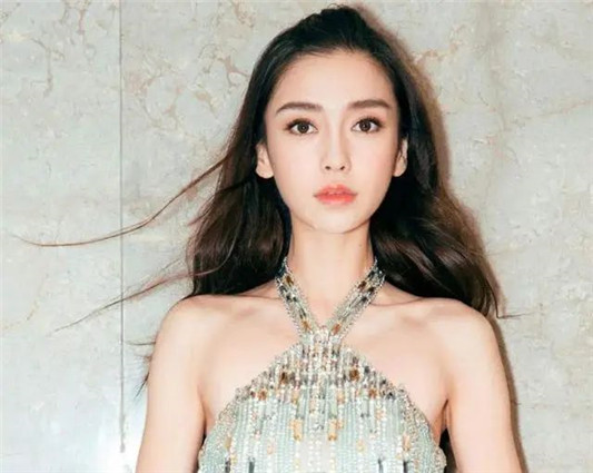 精华液并非越贵越好 屈臣氏有款「平价」精华,紧致嫩白抗衰老 精华 平价 第1张 精华液并非越贵越好 屈臣氏有款「平价」精华,紧致嫩白抗衰老 精华 平价 第1张