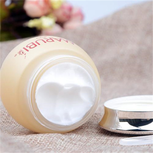 眼霜哪个牌子效果好，真正好用的眼霜排行榜10强  眼霜排行榜 第11张