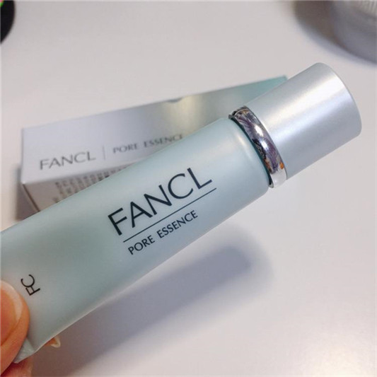 毛孔粗大有黑头怎么办，超好用收缩毛孔紧致护肤品排行榜10强  毛孔堵塞毛孔粗大 第5张