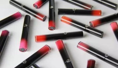 代购的口红为什么便宜，代购一支口红正常赚多少