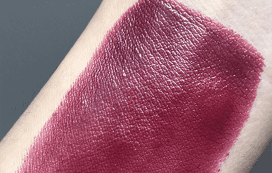 欧莱雅唇膏907是什么颜色，秋冬的酒红浆果色  欧莱雅 口红 试色 第2张