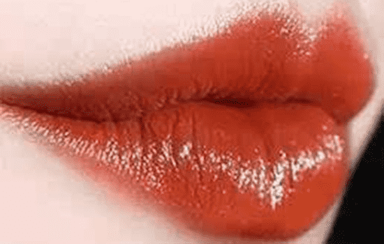 欧莱雅纷泽滋润唇膏试色，秋冬季节必不可少的唇膏  欧莱雅 口红 第3张