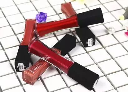 欧莱雅唇釉有哪些，轻松让颜值飙升几个度的彩妆单品  欧莱雅 口红哪个牌子好 口红 第7张