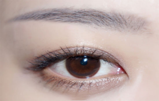 欧莱雅眼影棒怎么用，三步打造精致妆容  欧莱雅 眼影的画法 第5张