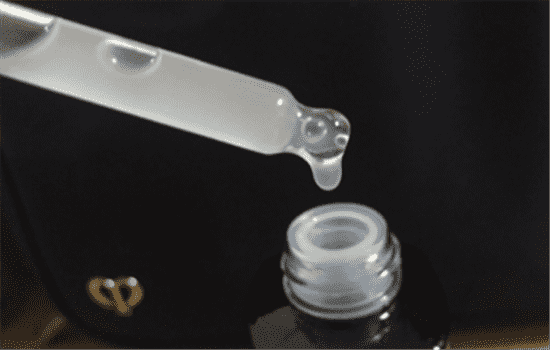 欧莱雅小黑瓶肌底液的质地是什么，欧莱雅小黑瓶肌底液测评