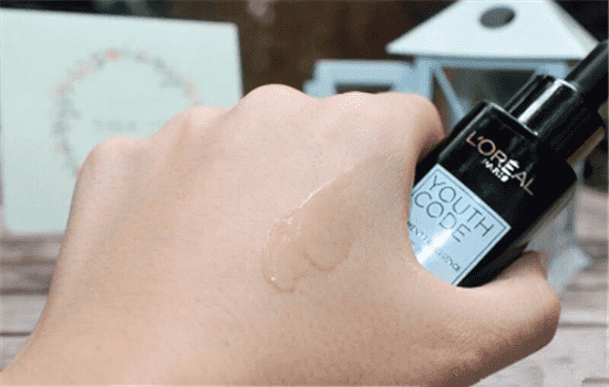 欧莱雅小黑瓶肌底液的质地是什么，欧莱雅小黑瓶肌底液测评  欧莱雅 精华液 第2张