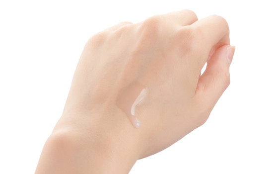 欧莱雅小黑瓶眼霜使用方法，需要搭配**头使用哟  欧莱雅 眼霜 第7张