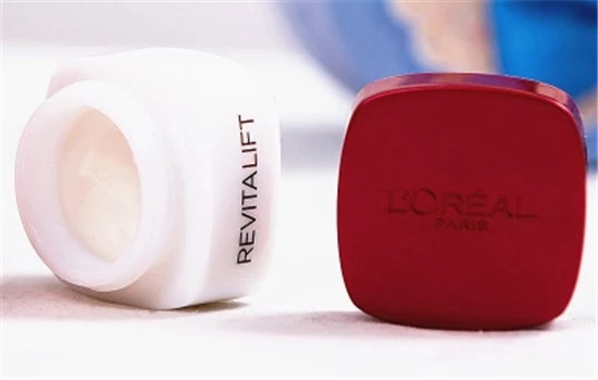 欧莱雅复颜抗皱眼霜适合什么年龄，25岁以上使用更适合  欧莱雅 眼霜 第4张