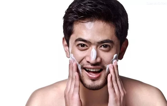 欧莱雅男士水凝露怎么用，按照步骤来使用哟  欧莱雅 男士护肤 第4张