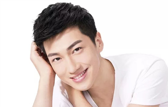 欧莱雅男士水凝露怎么用，按照步骤来使用哟  欧莱雅 男士护肤 第5张