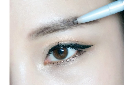 欧莱雅眉笔三合一画法，五步打造完美眉形  眉毛的画法 眉笔 欧莱雅 第3张