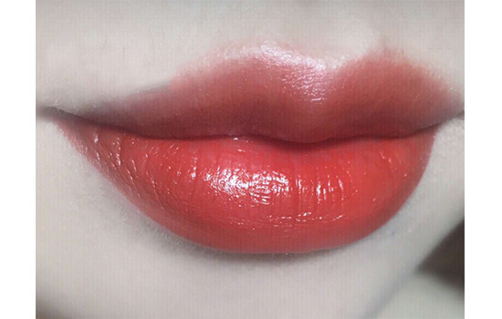 欧莱雅口红试色，L'oreal热门色号试色  热门推荐 试色 欧莱雅 第6张