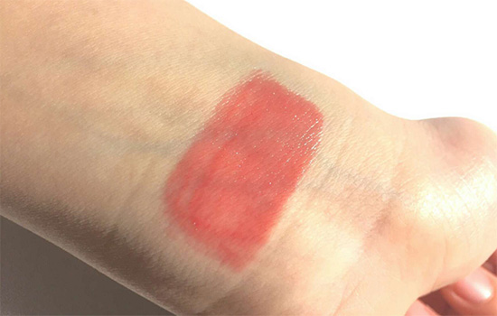 欧莱雅唇釉202试色，显嫩珊瑚粉玻璃唇  试色 欧莱雅 口红 第2张