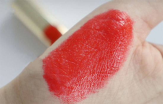 欧莱雅口红c411试色，热情明亮的橘红色  试色 欧莱雅 第2张
