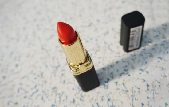 欧莱雅口红c401试色，元气十足珊瑚红