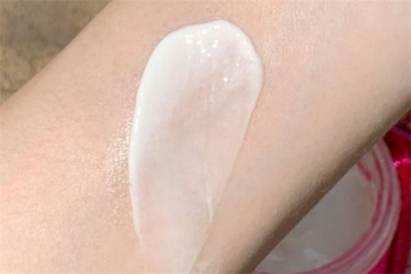 欧莱雅水绷带面霜怎么样，欧莱雅水绷带面霜好用吗  欧莱雅 欧莱雅水绷带面霜怎么样 欧莱雅水绷带面霜好用吗 呼吸37度 第3张