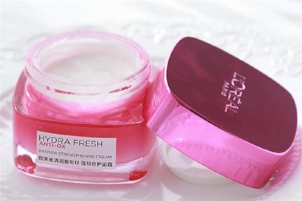 欧莱雅水绷带面霜多少钱，欧莱雅水绷带面霜使用方法  欧莱雅 欧莱雅水绷带面霜多少钱 欧莱雅水绷带面霜使用方法 呼吸37度 第2张