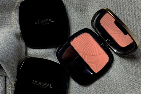 欧莱雅腮红哪个色号好看，欧莱雅腮红色号怎么选择  欧莱雅 欧莱雅腮红哪个色号好看 欧莱雅腮红色号怎么选择 呼吸37度 第3张