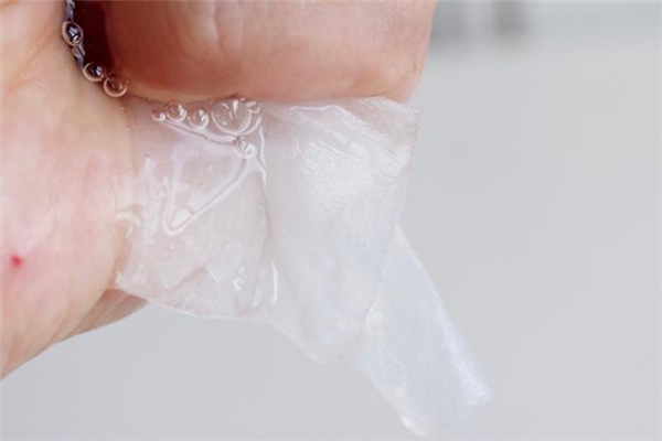 欧莱雅安瓶面膜多久敷一次，欧莱雅安瓶面膜敷多久合适  欧莱雅 欧莱雅安瓶面膜多久敷一次 欧莱雅安瓶面膜敷多久合适 呼吸37度 第3张