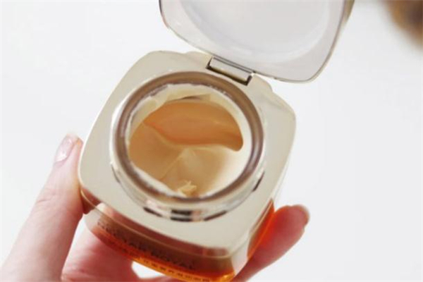 欧莱雅小蜜罐适合什么年龄，欧莱雅小蜜罐适合什么肤质  欧莱雅 欧莱雅小蜜罐适合什么年龄 欧莱雅小蜜罐适合什么肤质 呼吸37度 第2张