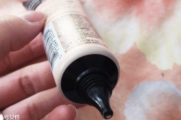 欧莱雅24小时粉底液色号，适合油皮入手  欧莱雅 粉底液 欧莱雅24小时粉底液色号 呼吸37度 第3张