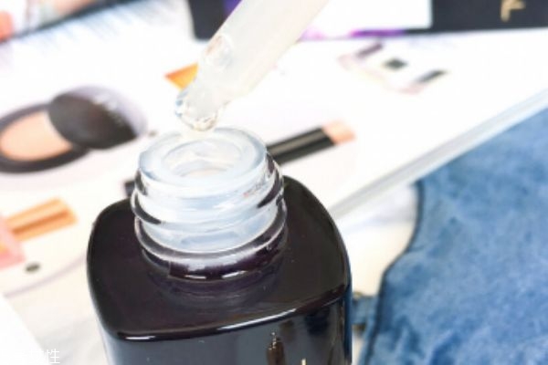 欧莱雅小黑瓶和olay小白瓶，主打功效不一样  欧莱雅 olay 欧莱雅小黑瓶和olay小白瓶 呼吸37度 第3张