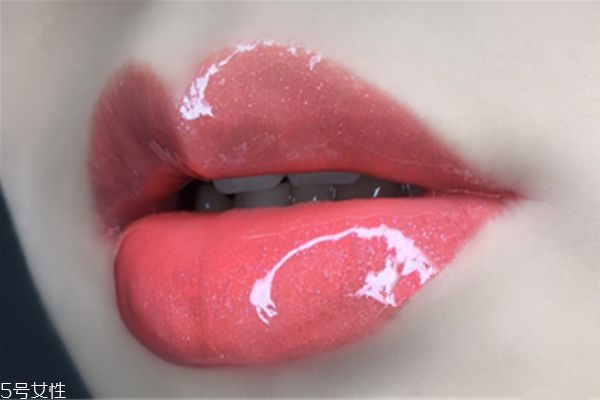 欧莱雅202唇釉是什么颜色，欧莱雅202唇釉试色  欧莱雅 欧莱雅202唇釉是什么颜色 欧莱雅202唇釉试色 呼吸37度 第5张