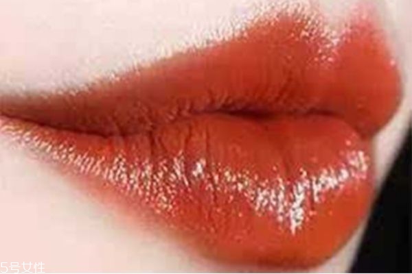 欧莱雅纷泽滋润唇膏试色，欧莱雅纷泽滋润口红  欧莱雅 欧莱雅纷泽滋润唇膏试色 欧莱雅纷泽滋润口红 呼吸37度 第3张