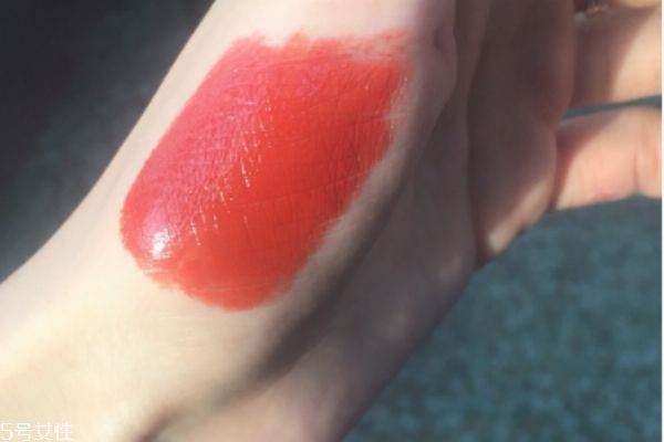 欧莱雅纷泽滋润唇膏试色，欧莱雅纷泽滋润口红  欧莱雅 欧莱雅纷泽滋润唇膏试色 欧莱雅纷泽滋润口红 呼吸37度 第10张