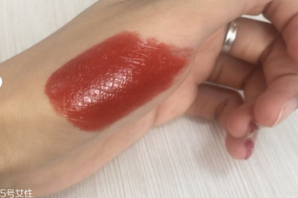 欧莱雅纷泽滋润唇膏试色，欧莱雅纷泽滋润口红  欧莱雅 欧莱雅纷泽滋润唇膏试色 欧莱雅纷泽滋润口红 呼吸37度 第11张