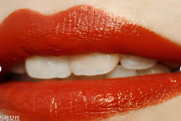 欧莱雅纷泽滋润唇膏试色，欧莱雅纷泽滋润口红  欧莱雅 欧莱雅纷泽滋润唇膏试色 欧莱雅纷泽滋润口红 呼吸37度 第12张