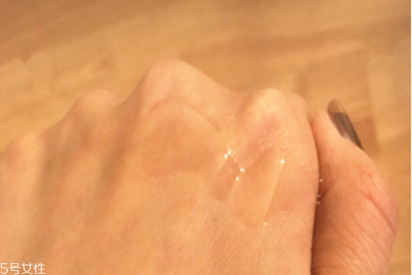 欧莱雅粉水怎么用法，欧莱雅粉水使用方法  欧莱雅 欧莱雅粉水怎么用法 欧莱雅粉水使用方法 呼吸37度 第3张