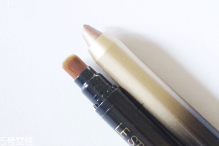 欧莱雅眼影棒怎么用，欧莱雅眼影棒使用方法  欧莱雅 欧莱雅眼影棒怎么用 呼吸37度 第2张