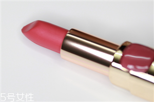 欧莱雅口红哪个颜色好看，滋润好上色