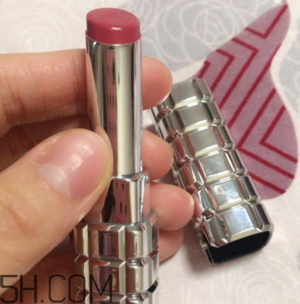 欧莱雅911试色，欧莱雅纷泽溢彩釉光唇膏911豆沙色试色  欧莱雅 欧莱雅911试色 欧莱雅固体唇釉911 呼吸37度 第7张