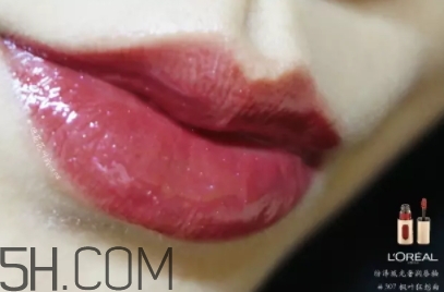 欧莱雅唇釉307和ysl407一样吗，试色对比