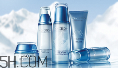 自然堂和欧莱雅哪个好，欧莱雅适合什么年龄的人用