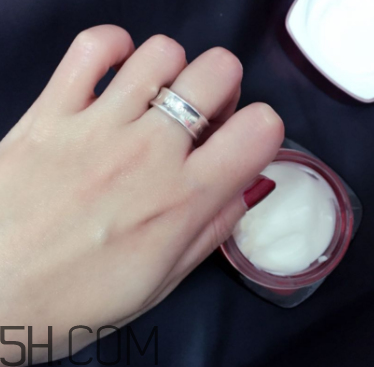 欧莱雅复颜抗皱紧致晚霜多少钱，专柜价格  欧莱雅 面霜 欧莱雅复颜抗皱紧致滋润晚霜 呼吸37度 第7张