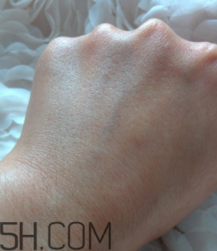 欧莱雅清润全日保湿凝露怎么样，好用吗  欧莱雅 凝露 欧莱雅清润全日保湿水精华凝露 呼吸37度 第8张