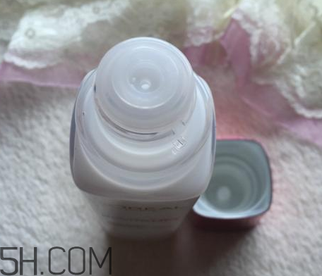 欧莱雅复颜清乳柔肤水适合年龄，适合肤质  欧莱雅 柔肤水 欧莱雅复颜清乳柔肤水 呼吸37度 第20张