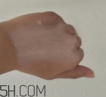 卡姿兰和欧莱雅哪个好，卡姿兰和欧莱雅对比  卡姿兰 卡姿兰和欧莱雅哪个好 呼吸37度 第4张