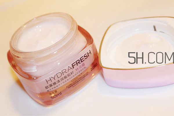 玉兰油大红瓶面霜和欧莱雅葡萄籽特润霜哪个好  玉兰油 欧莱雅 面霜 呼吸37度 第2张