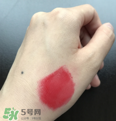 欧莱雅唇釉901平价斩男色试色，试色图  欧莱雅 唇釉 欧莱雅唇釉901 呼吸37度 第4张