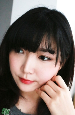 欧莱雅纷泽琉光唇釉色号，欧莱雅纷泽琉光唇釉试色  欧莱雅 欧莱雅纷泽琉光唇釉 欧莱雅纷泽琉光唇釉试色 呼吸37度 第15张