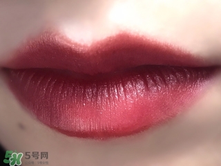 欧莱雅琉金唇膏m601试色，欧莱雅m601试色图  欧莱雅 欧莱雅m601 欧莱雅m601试色 呼吸37度 第2张