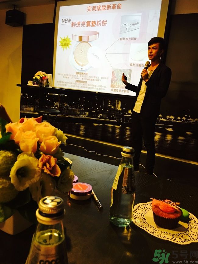 巴黎欧莱雅奇焕光采水光空气轻垫腮红真假辨别图，怎么样  巴黎欧莱雅 欧莱雅轻垫腮红真假 欧莱雅轻垫腮红怎么样 呼吸37度 第3张